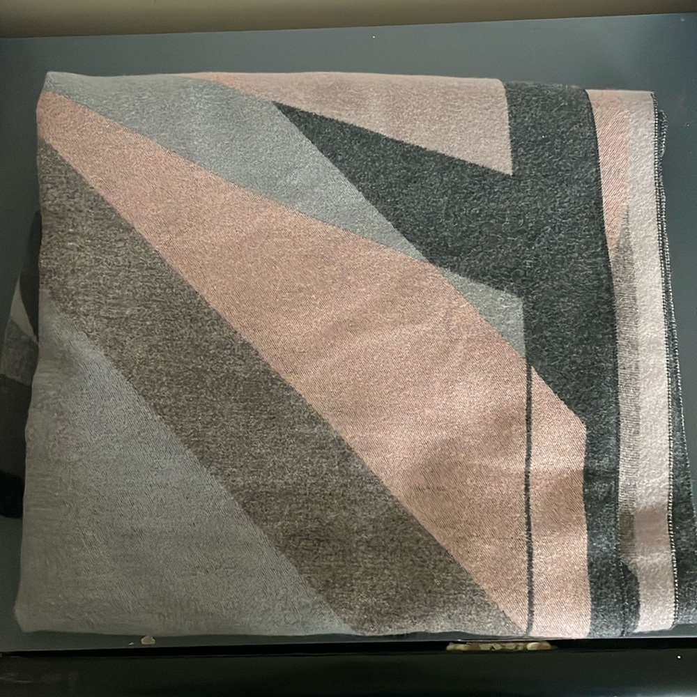 Soia & Kyo Scarf